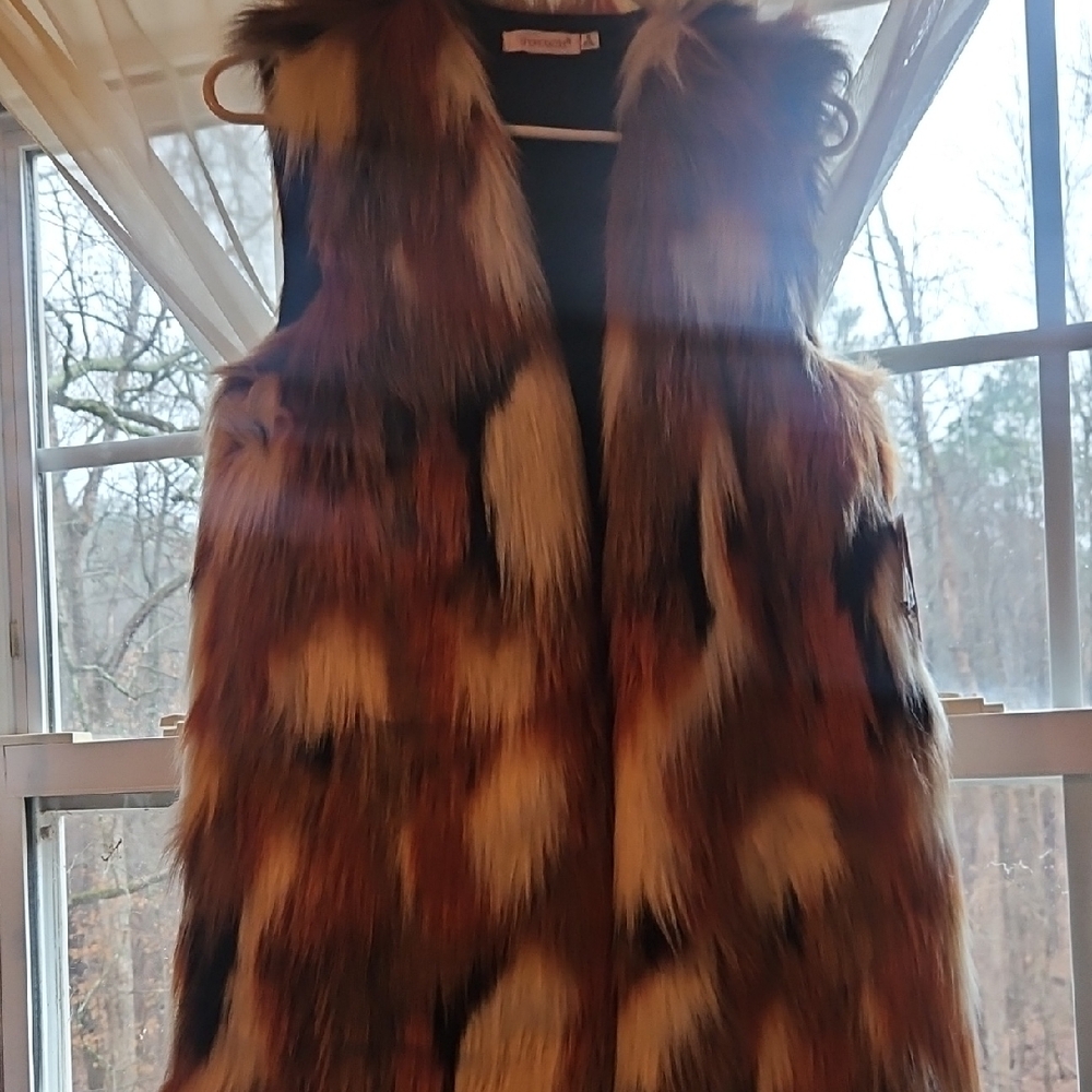 Shoe Dazzle Vibrant Faux Fur Vest